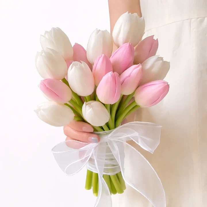 Light & Lovely (20 Tulips)